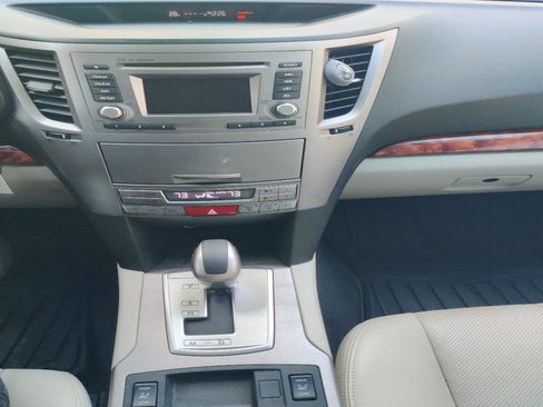 Used 2012 Subaru Outback 2.5i Limited image 10