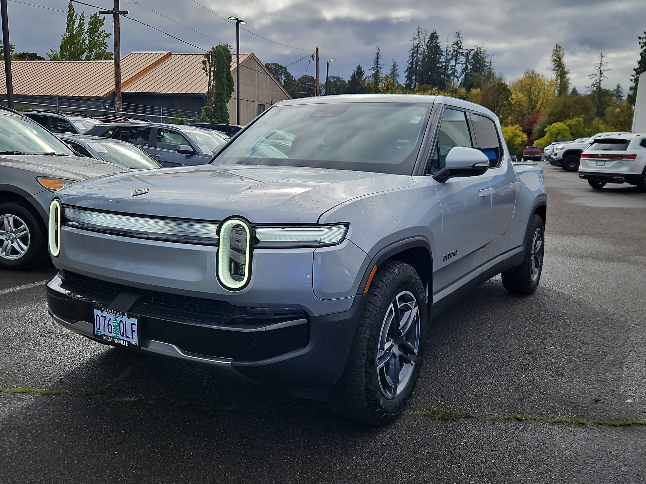 Used 2025 Rivian R1T Adventure Dual AWD/4WD image 3