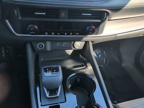 Certified 2023 Nissan Rogue SV image 16