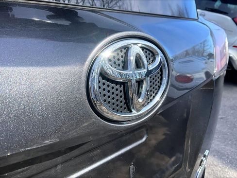 Used 2018 Toyota RAV4 LE w/ All Weather Liner Package image 29