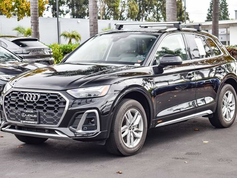 Used 2022 Audi Q5 2.0T Premium w/ Convenience Package image 3