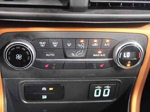 Used 2021 Ford EcoSport SE w/ SE Convenience Package image 43