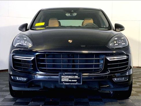 Used 2015 Porsche Cayenne Turbo image 10