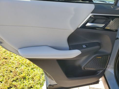 New 2026 Mitsubishi Outlander SE FWD image 12