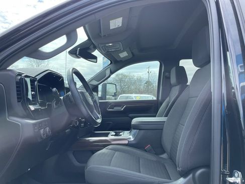 Used 2024 Chevrolet Silverado 2500 LT image 10