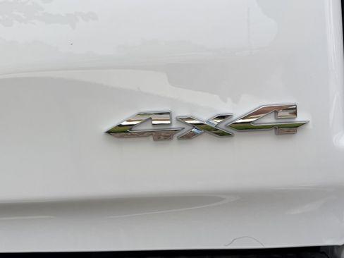 New 2026 RAM 1500 Laramie AWD/4WD image 19