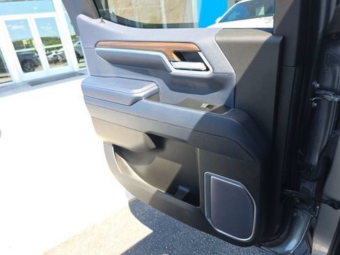 Used 2023 Chevrolet Silverado 1500 High Country AWD/4WD image 30