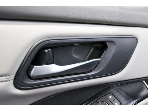 Used 2025 Nissan Rogue SL FWD image 16