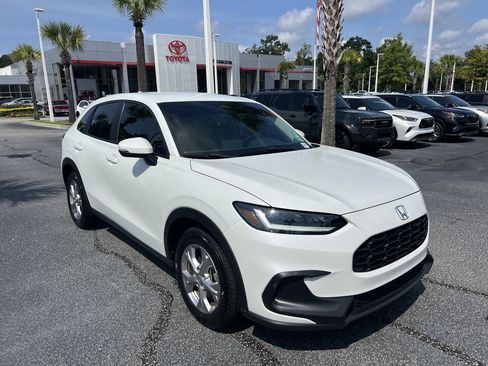 Used 2023 Honda HR-V LX image 2