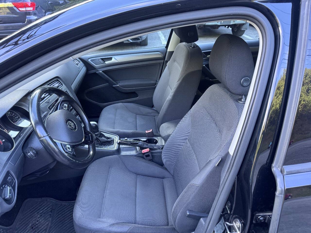 Used 2016 Volkswagen Golf S FWD image 7