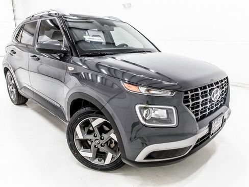 Used 2023 Hyundai Venue SEL FWD image 10