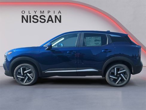 New 2025 Nissan Kicks SV image 2