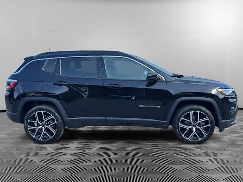 Used 2025 Jeep Compass Limited AWD/4WD image 6