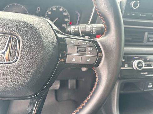 Used 2023 Honda Pilot Sport image 32