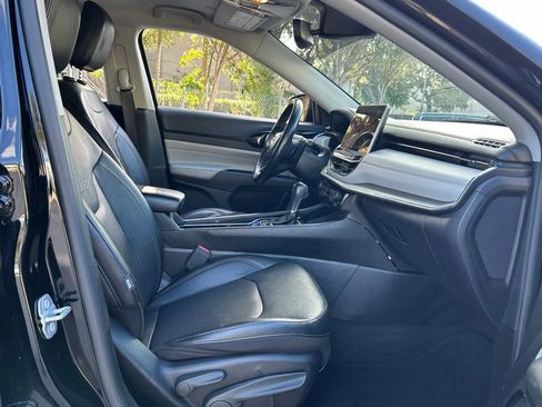 Certified 2022 Jeep Compass Limited image 32