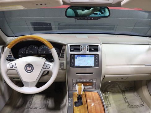 Used 2005 Cadillac XLR RWD image 46
