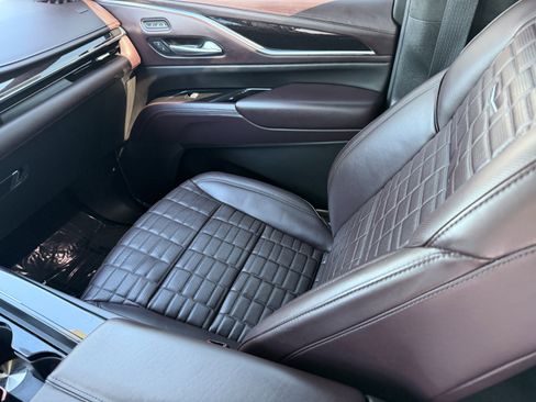 Certified 2022 Cadillac Escalade Premium Luxury Platinum image 16