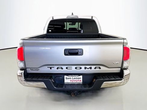 Used 2022 Toyota Tacoma TRD Off-Road image 6