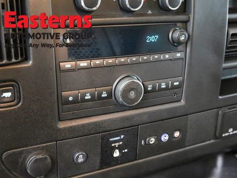 Used 2017 Chevrolet Express 2500 RWD image 20
