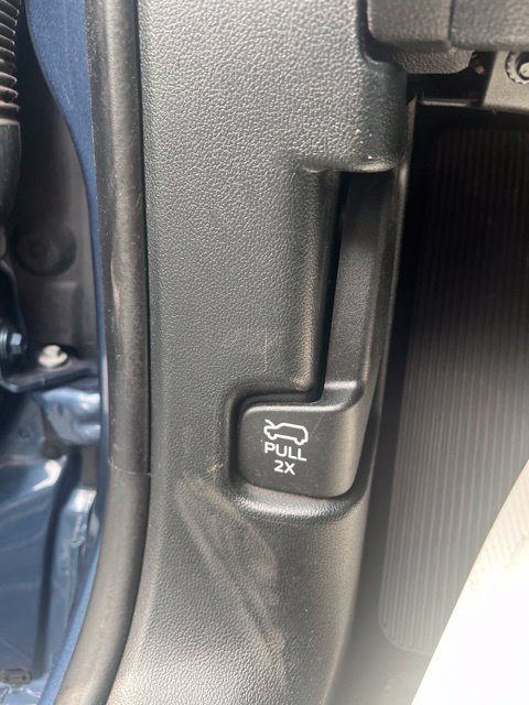 Used 2020 Ford Explorer XLT w/ Equipment Group 202A AWD/4WD image 11