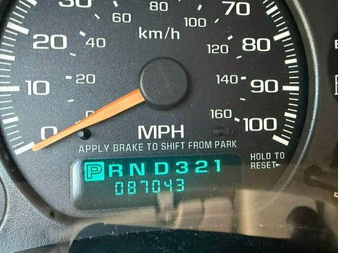 Used 2001 Chevrolet Silverado 1500 LS w/ Firm Ride Suspension Pkg RWD image 20