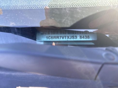 Used 2018 RAM 1500 Laramie w/ Convenience Group image 10