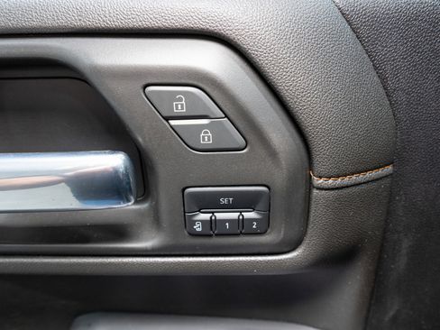 Used 2023 GMC Sierra 2500 AT4 image 15