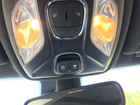 Used 2023 Jeep Compass Latitude w/ Sun and Sound Group AWD/4WD image 39