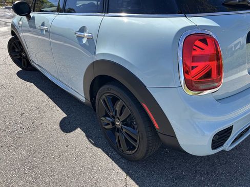 Used 2019 MINI Cooper S image 32