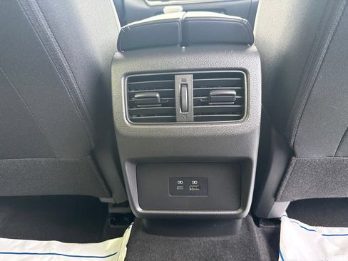 Used 2023 Nissan Rogue SV AWD/4WD image 33