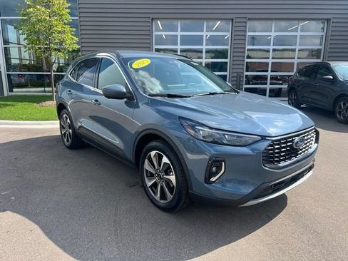 Certified 2023 Ford Escape Platinum AWD/4WD image 3