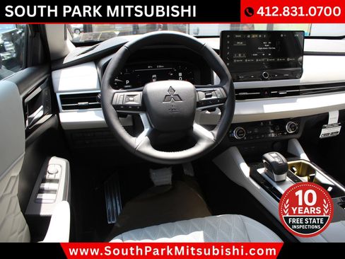 New 2025 Mitsubishi Outlander AWD image 11