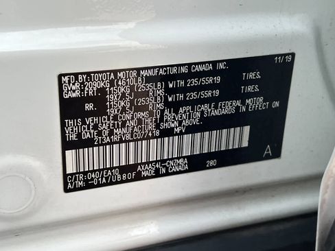 Used 2020 Toyota RAV4 XLE Premium image 29