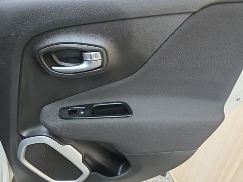 Used 2018 Jeep Renegade Sport w/ Power & Air Group image 25