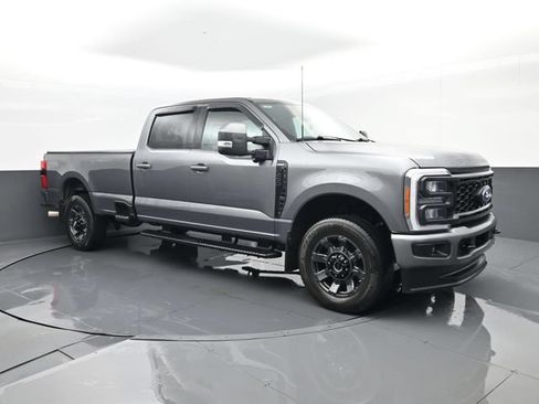 Used 2023 Ford F250 Lariat w/ Sport Appearance Package AWD/4WD image 3