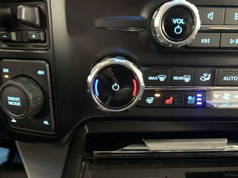 Used 2024 Ford F250 Lariat w/ Black Appearance Package AWD/4WD image 61