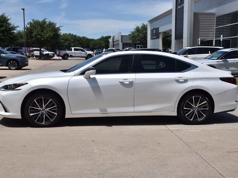 Used 2023 Lexus ES 350 w/ Premium Package FWD image 12