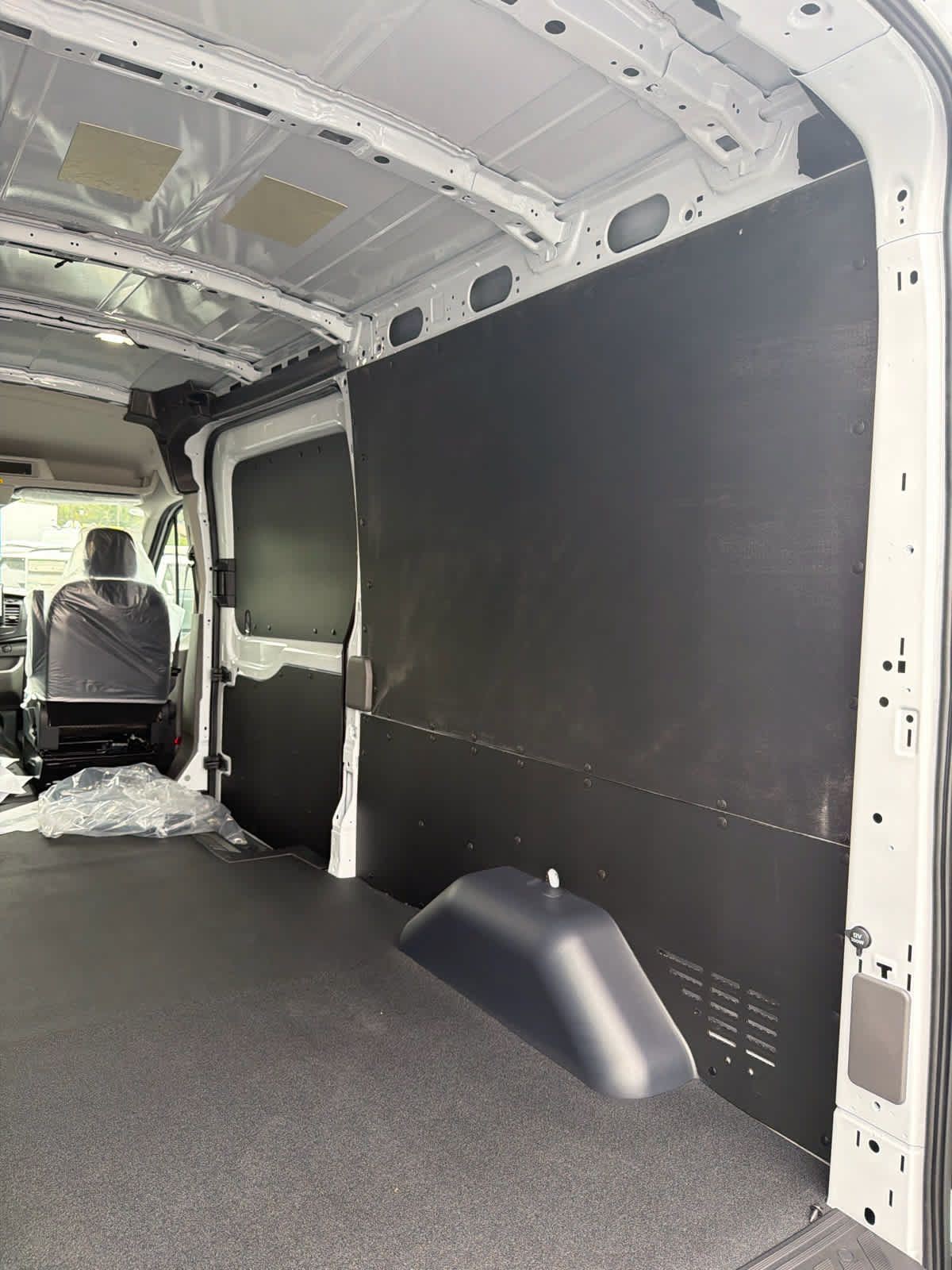 New 2027 Ford Transit 250 148 Medium Roof Extended AWD w/ Load Area Protection Package image 10