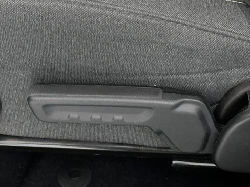 Used 2024 Jeep Wrangler Sport S image 13