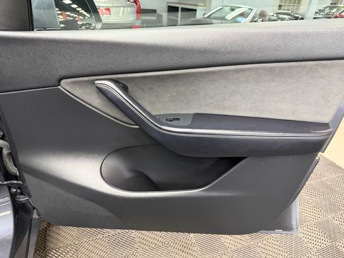 Used 2021 Tesla Model Y Long Range AWD/4WD image 51