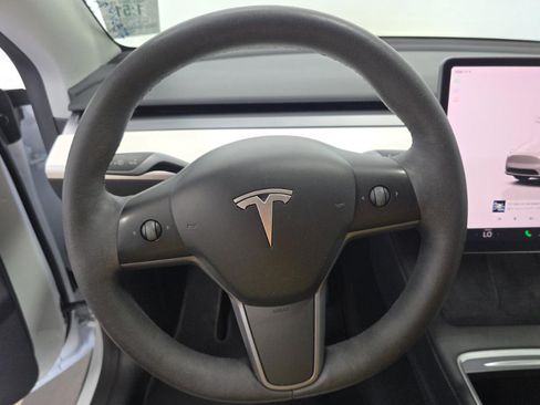 Used 2023 Tesla Model Y Long Range AWD/4WD image 12