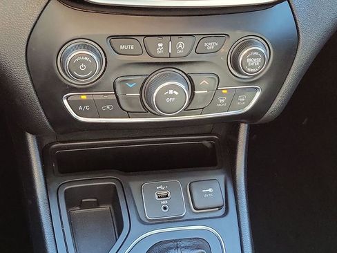 Used 2020 Jeep Cherokee Latitude image 33