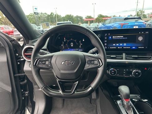 Used 2024 Chevrolet Trax RS w/ Driver Confidence Package image 2