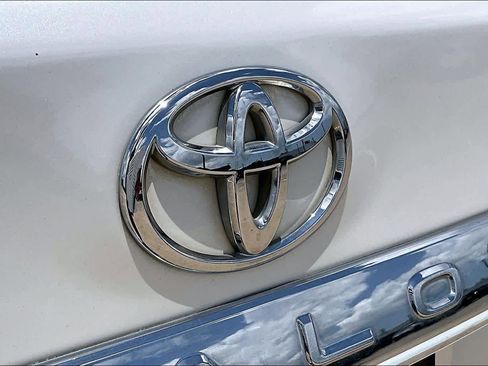 Used 2012 Toyota Avalon Limited FWD image 10