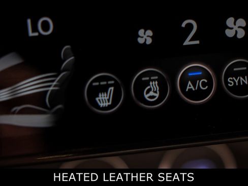 Used 2025 Genesis G70 2.5T image 21