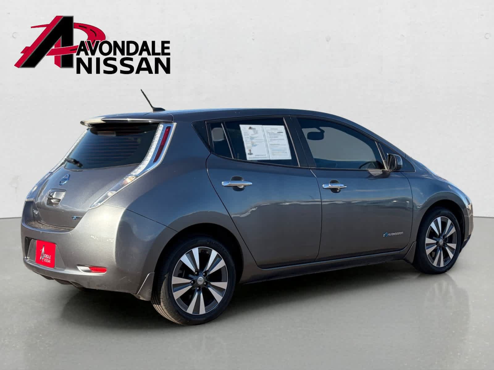 Used 2015 Nissan Leaf SL FWD image 6
