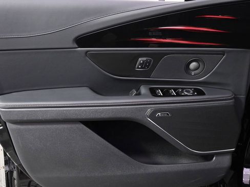 New 2026 Lincoln Nautilus Reserve AWD/4WD image 22