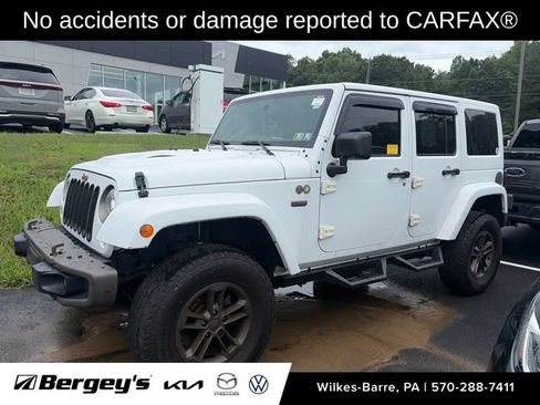 Used 2017 Jeep Wrangler Unlimited Sahara AWD/4WD image 2
