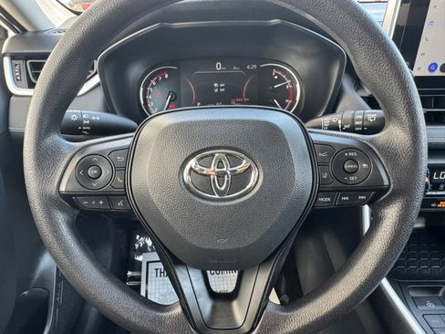 Used 2025 Toyota RAV4 XLE AWD/4WD image 14