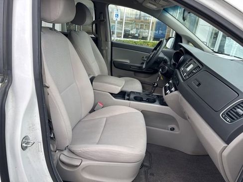 Used 2016 Kia Sedona LX w/ Option Group 020 image 10